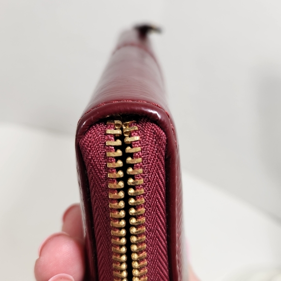 Coach red pantent leather zip around full size wallet - Picture 8 of 13